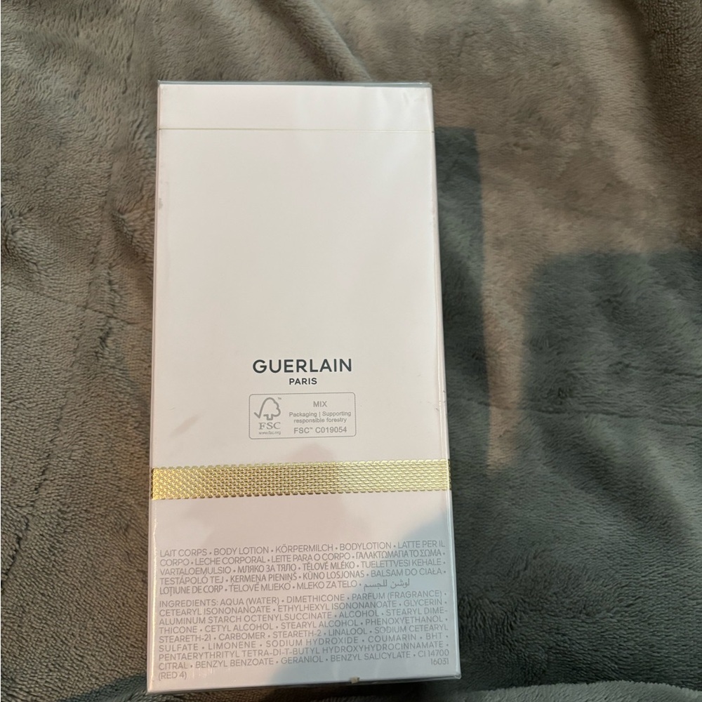 Mon Guerlain Perfumed Body Lotion - Picture 2 of 3